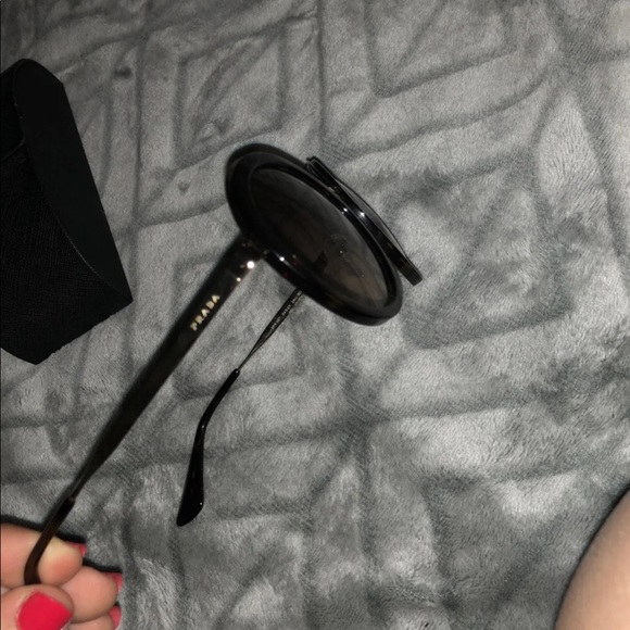 Prada sunglasses - Picture 2 of 4